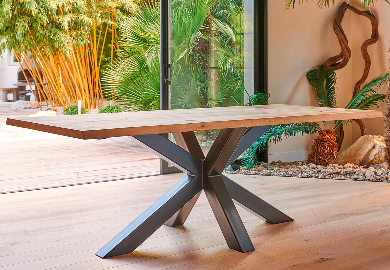 Espace-Ameublement-magasin-de-meubles-Magasin-de-meubles-a-Plainfaing-Saint-Die-Vosges-salle-à-manger-table-bois-massif-métal