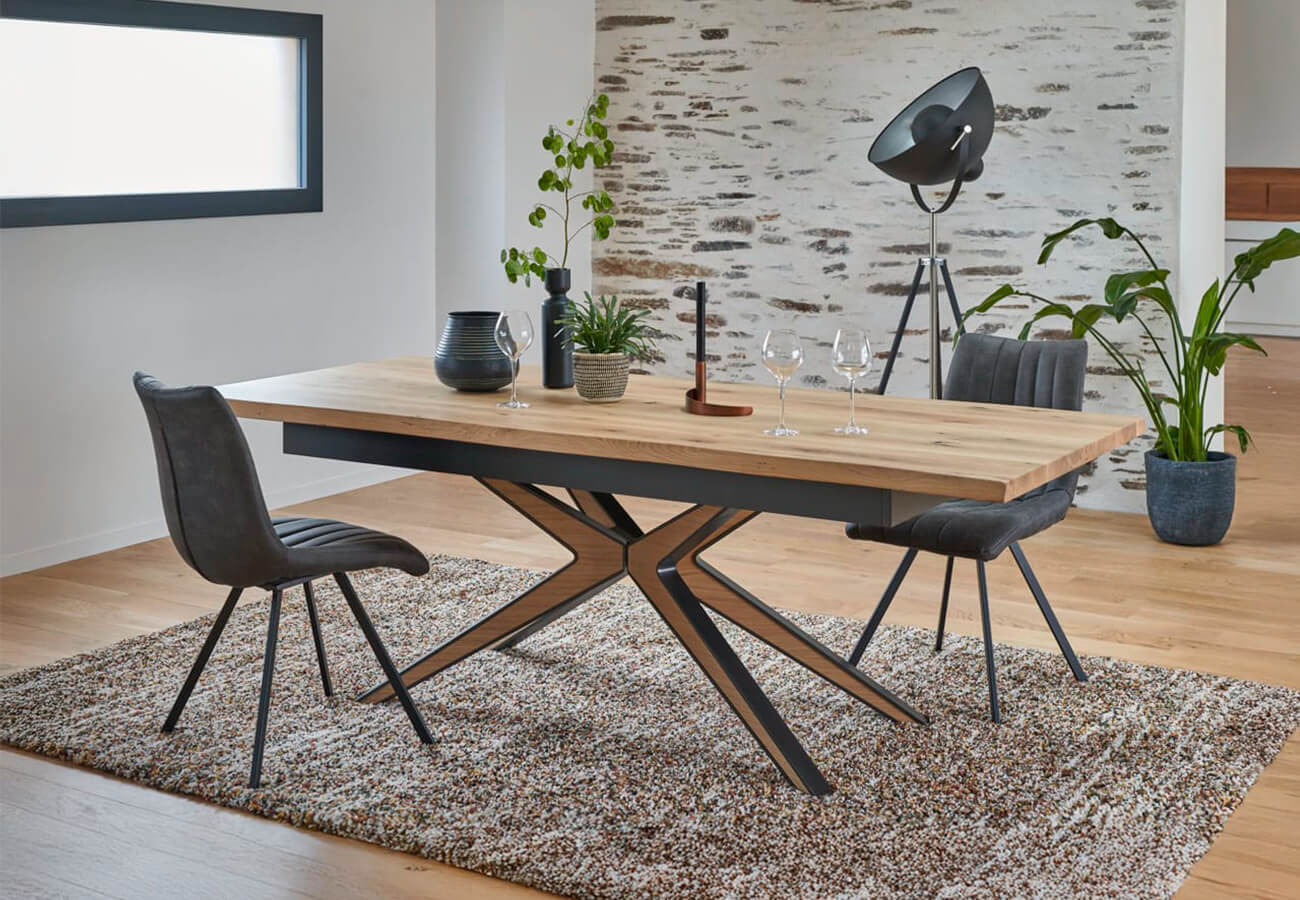 Espace-Ameublement-magasin-de-meubles-Magasin-de-meubles-a-Plainfaing-Saint-Die-Vosges-salle-à-manger-table-bois massif - métal