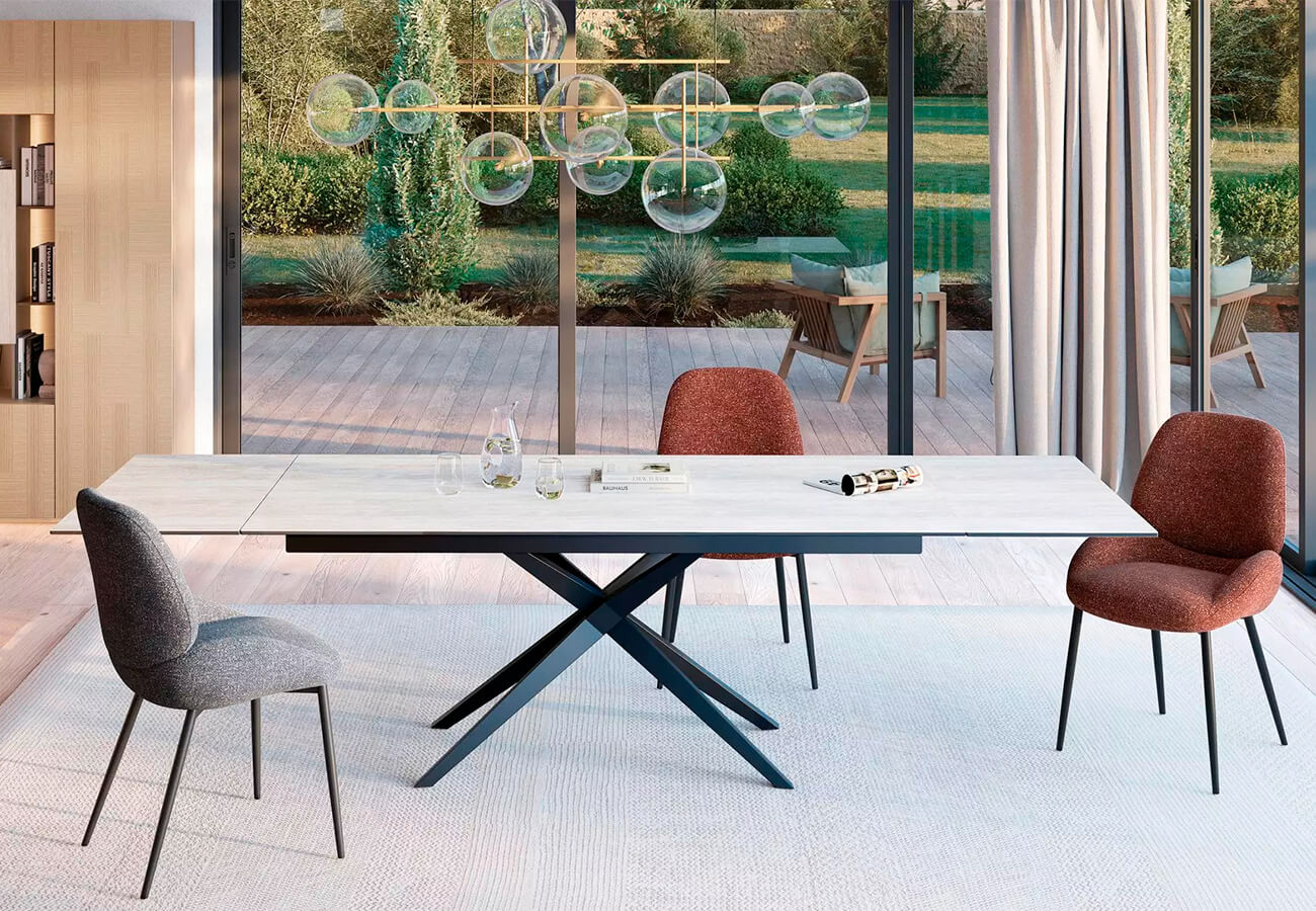 Espace-Ameublement-magasin-de-meubles-Magasin-de-meubles-a-Plainfaing-Saint-Die-Vosges-salle-à-manger-table-céramique-métal